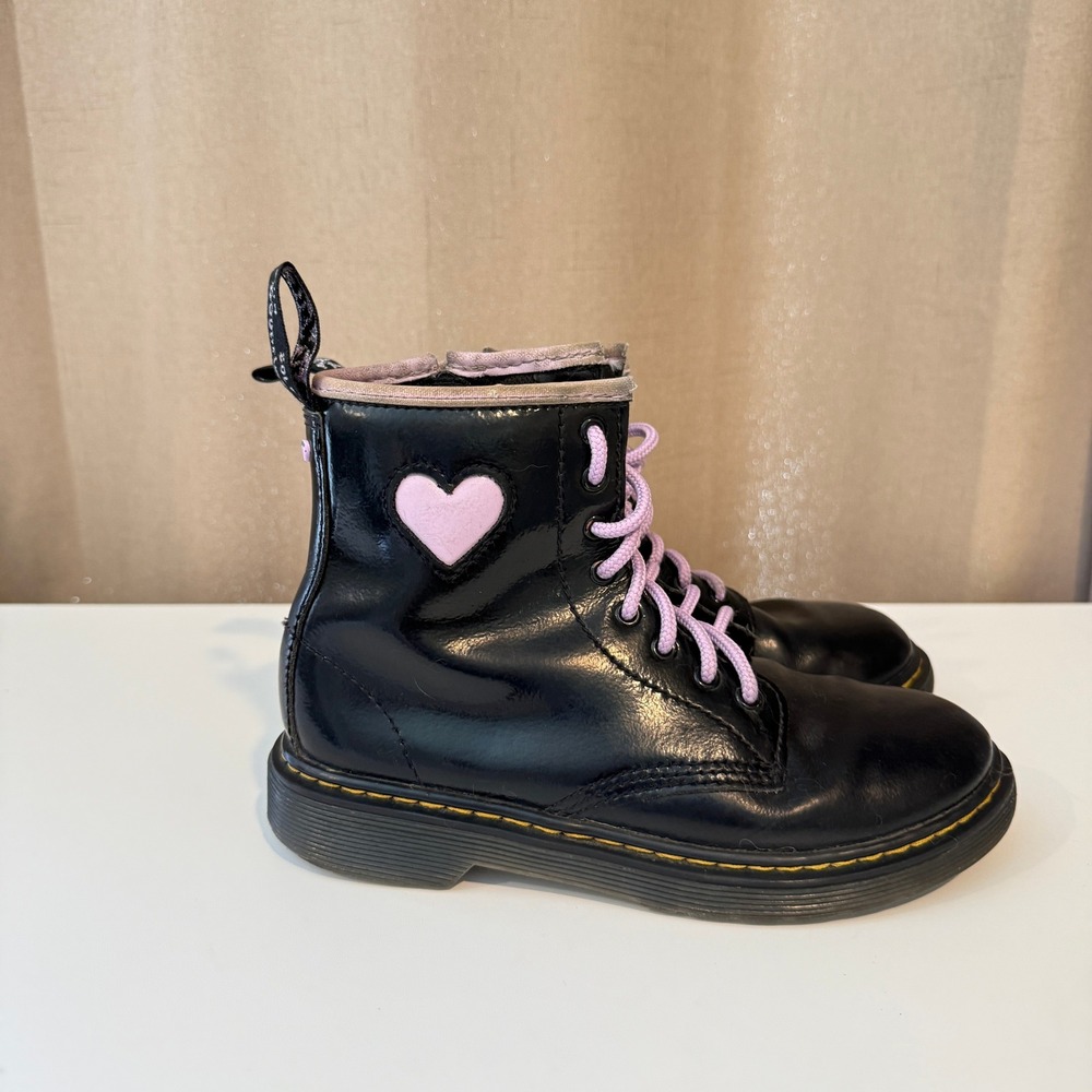 Dr. Martens 1460 Delaney Black Patent Leather Pink Heart Boots Kids Zip Combat